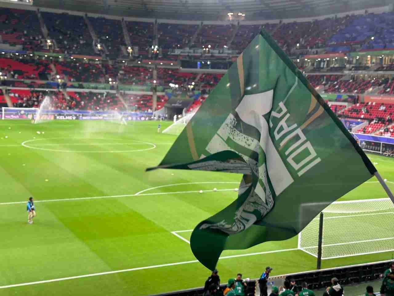 أعلام ومنتجات الجماهير في كل الملاعب